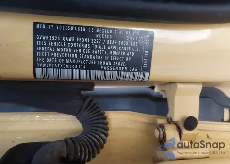 2014 Volkswagen Beetle 2.5L z USA, uszkodzony, nr VIN 3VWJP7ATXEM608174